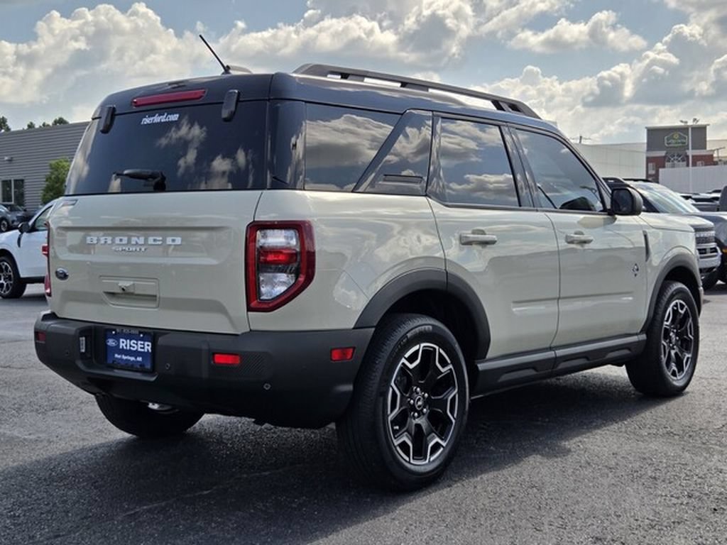 Certified 2025 Ford Bronco Sport Outer Banks AWD/4WD image 3