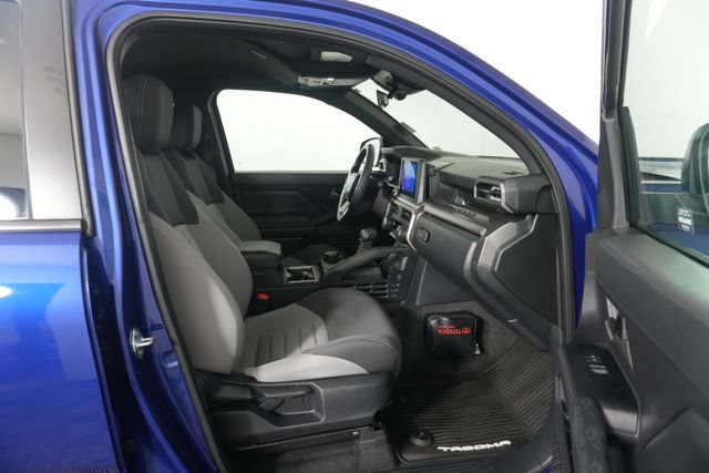 Used 2024 Toyota Tacoma TRD Sport AWD/4WD image 26