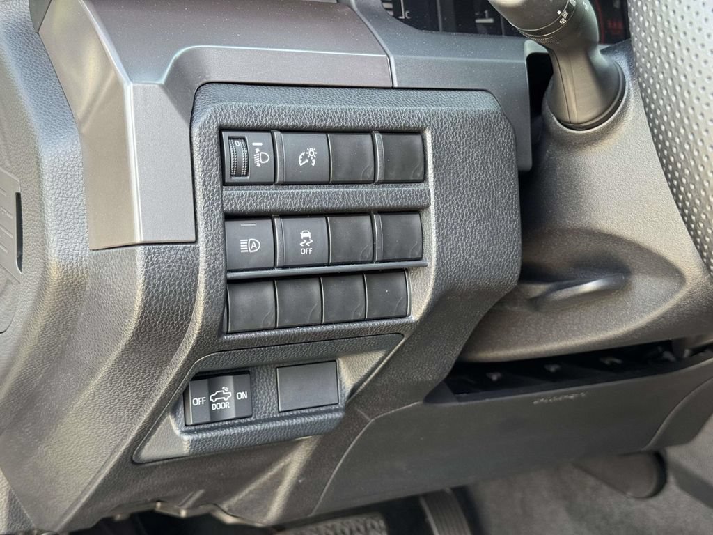 Used 2024 Toyota Tacoma SR5 AWD/4WD image 11