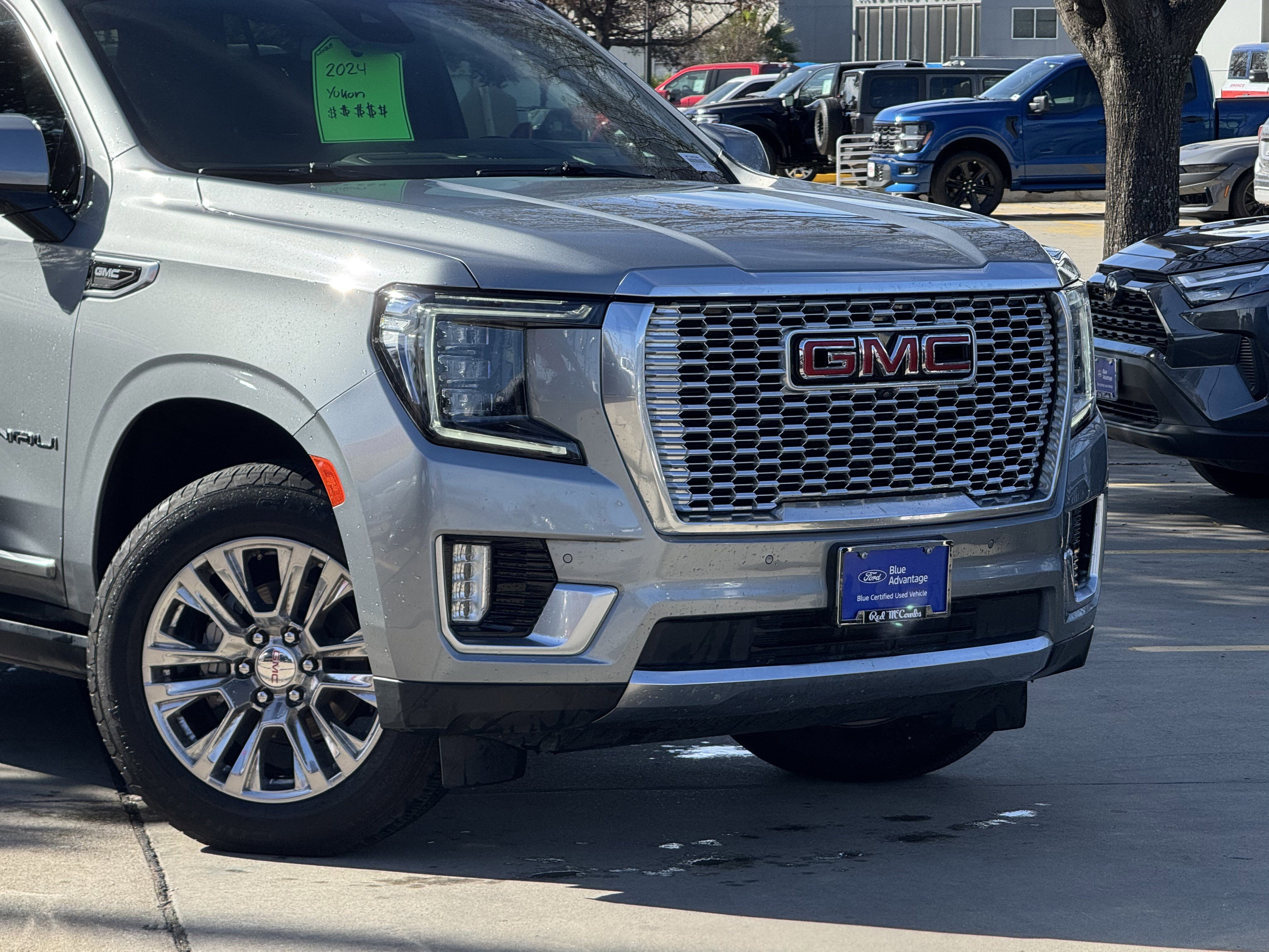 Used 2024 GMC Yukon Denali image 2