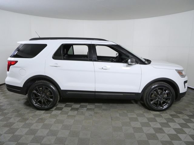 Certified 2018 Ford Explorer XLT w/ Equipment Group 202A AWD/4WD image 10