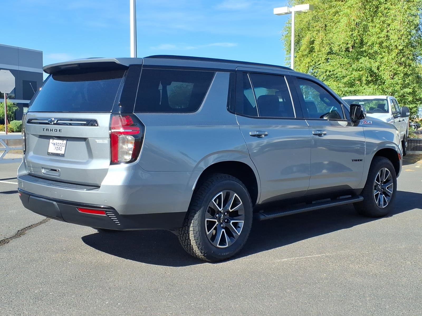 Used 2023 Chevrolet Tahoe Z71 w/ Luxury Package image 4