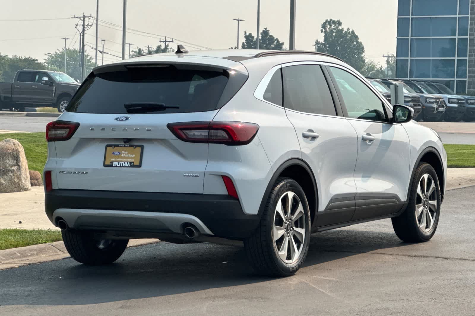 Certified 2025 Ford Escape Platinum AWD/4WD image 2