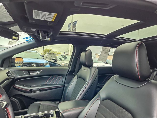 Certified 2024 Ford Edge ST-Line AWD/4WD image 13