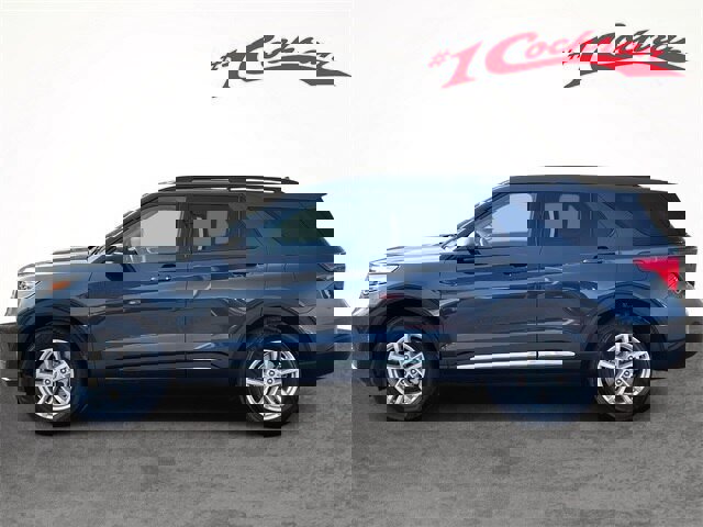 Certified 2022 Ford Explorer XLT w/ Equipment Group 202A image 2