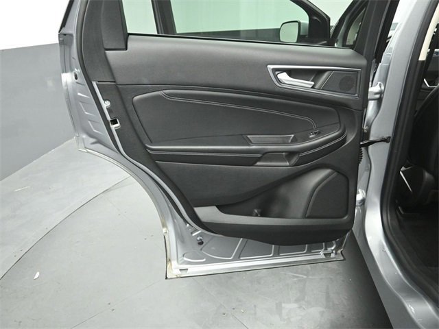 Certified 2022 Ford Edge Titanium w/ Class II Trailer Tow Package image 38