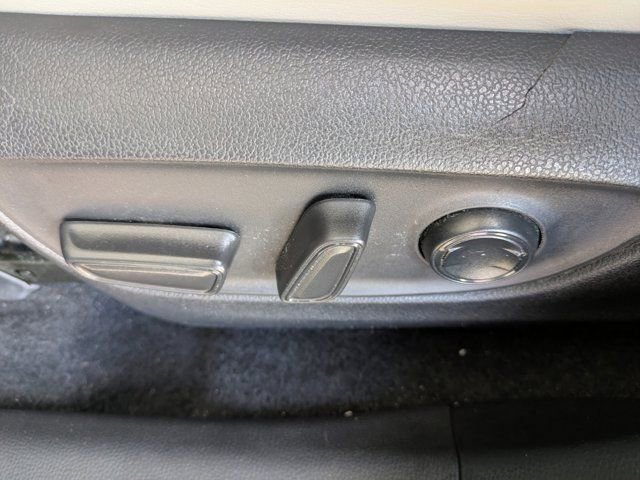 Used 2022 Toyota RAV4 XLE Premium image 22