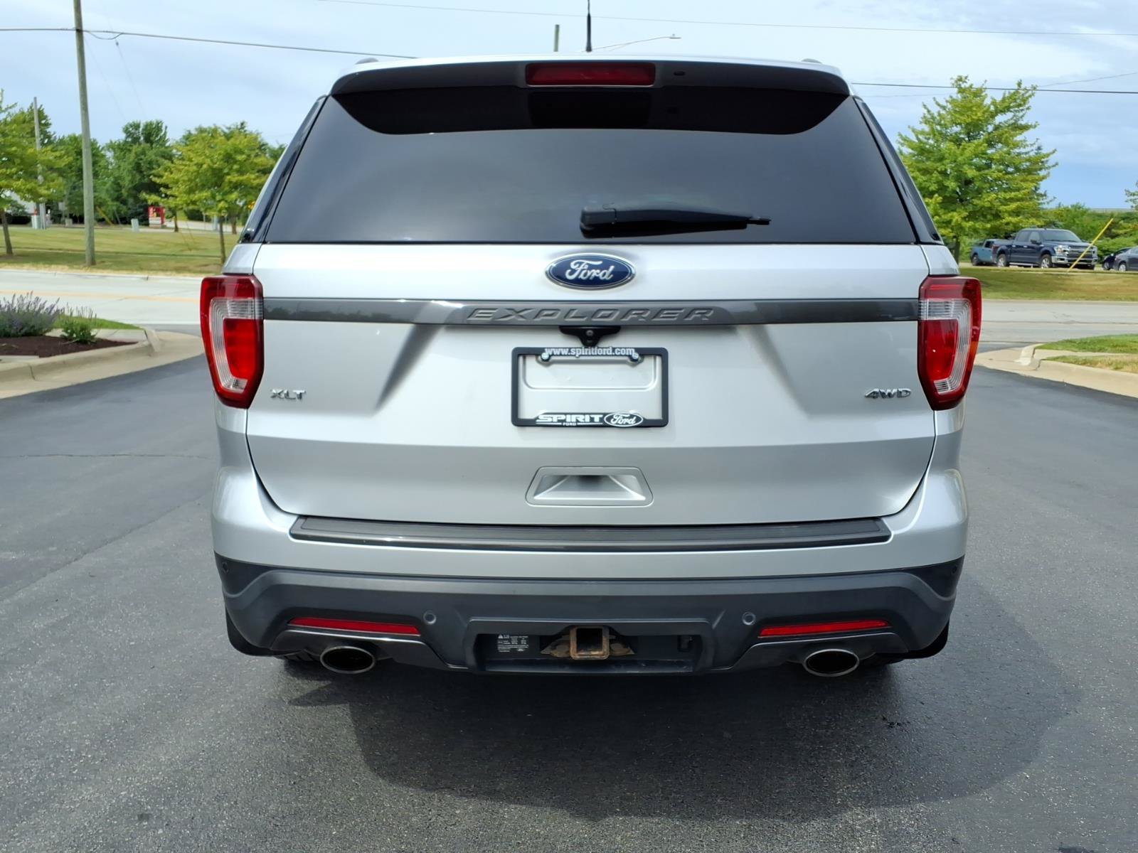 Certified 2018 Ford Explorer XLT w/ Equipment Group 202A AWD/4WD image 8