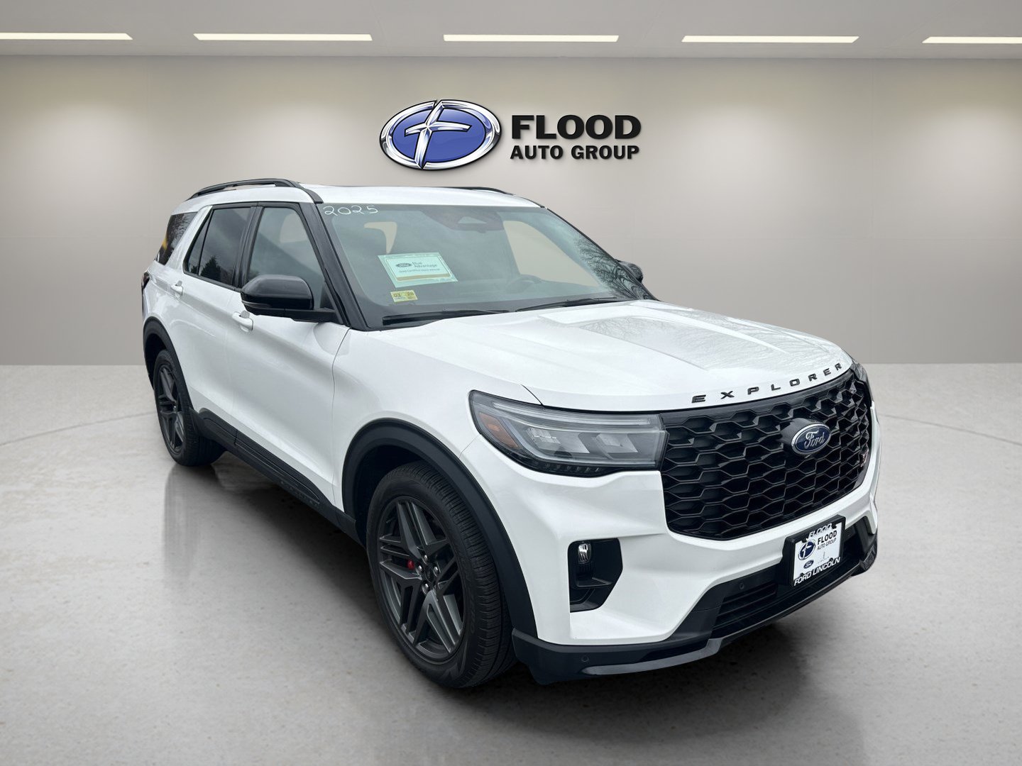 Certified 2025 Ford Explorer ST AWD/4WD image 1