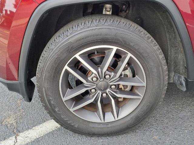 Used 2020 Jeep Grand Cherokee Limited AWD/4WD image 17