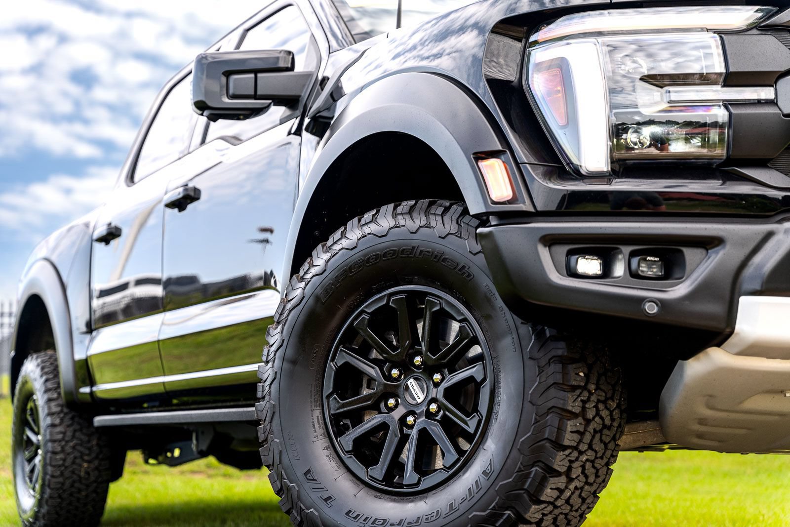 Certified 2025 Ford F150 Raptor AWD/4WD video 2