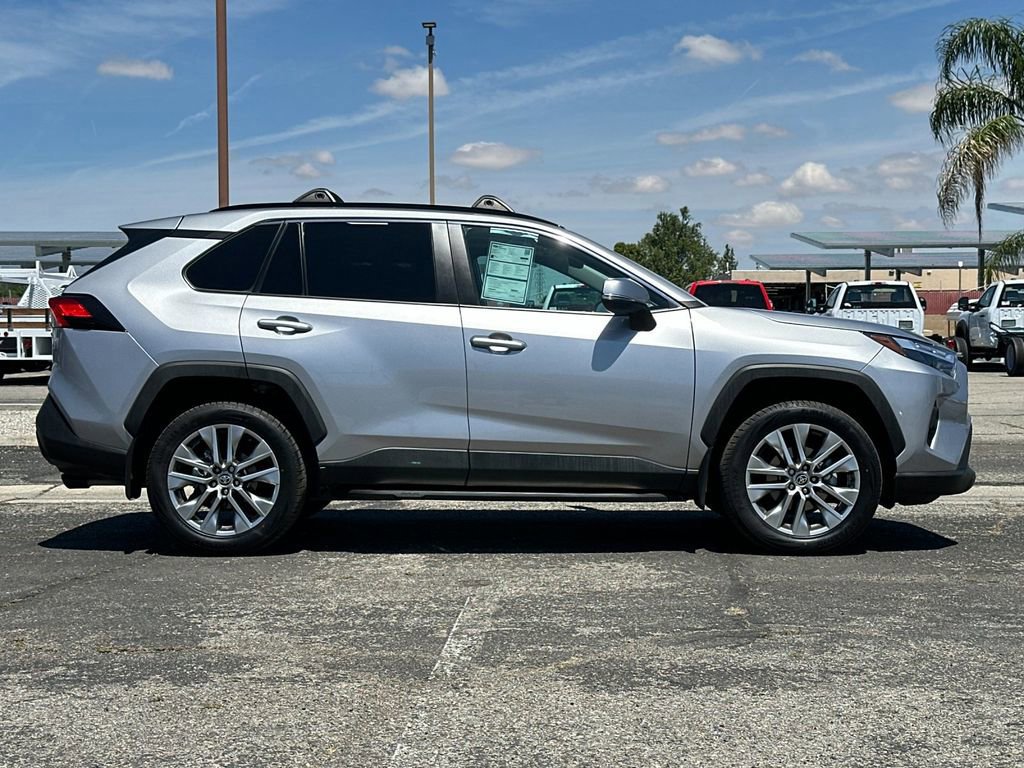 Used 2022 Toyota RAV4 XLE Premium FWD image 6