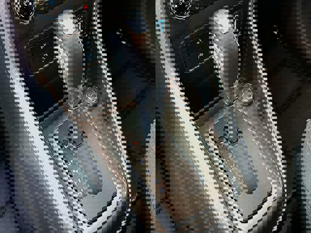 Certified 2022 Ford EcoSport SE w/ SE Convenience Package image 18