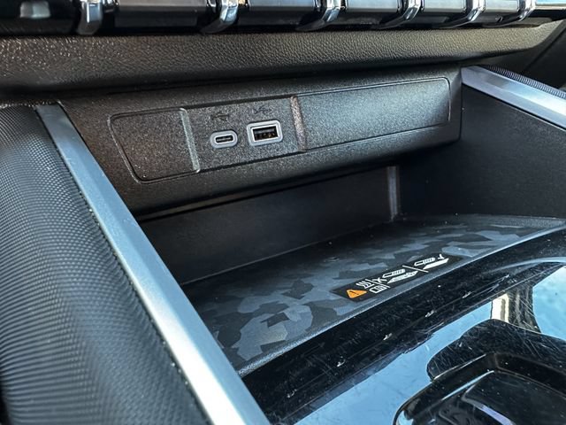 Used 2024 Chevrolet Colorado Z71 w/ Z71 Convenience Package 2 AWD/4WD image 24