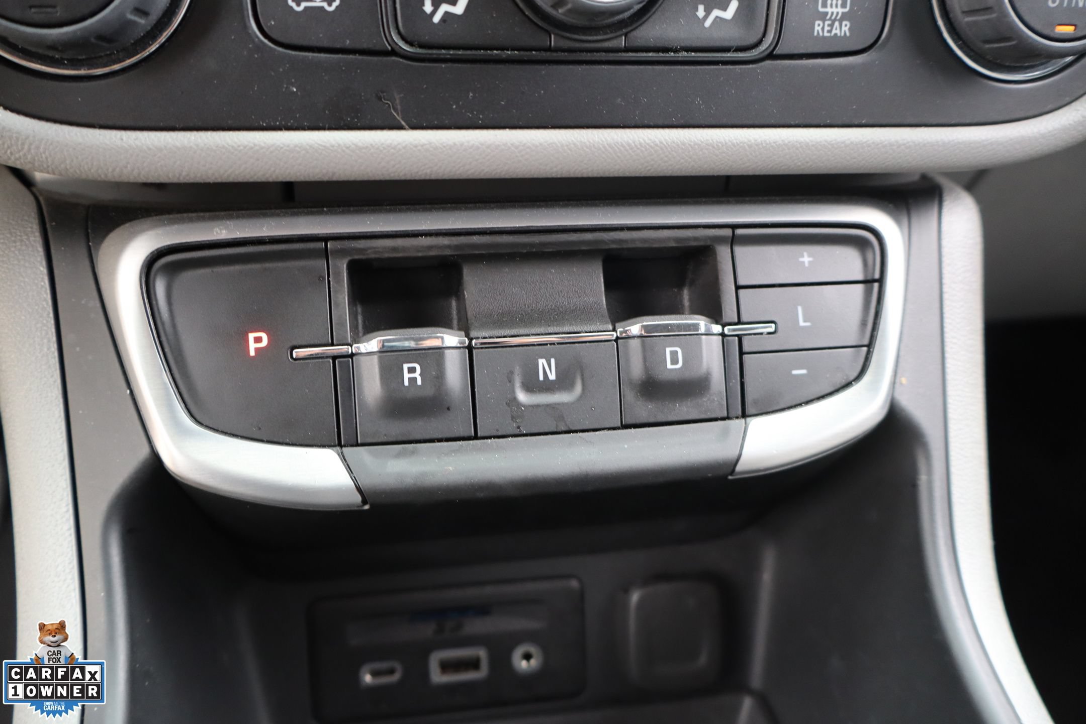 Used 2024 GMC Terrain SLT FWD image 18