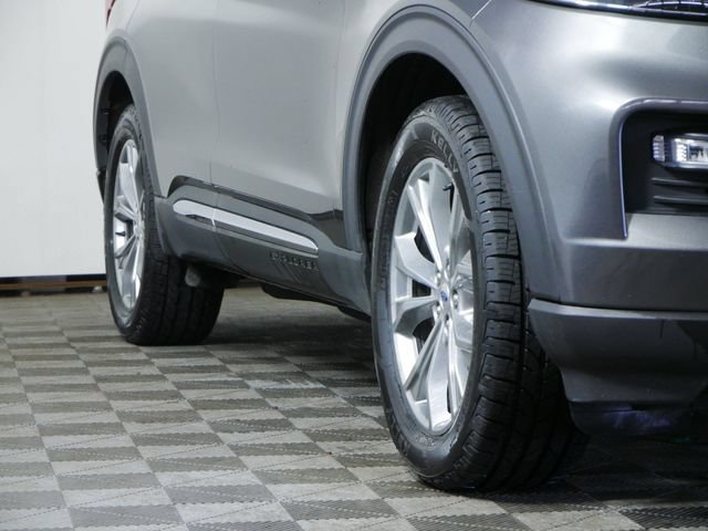 Certified 2020 Ford Explorer XLT w/ Equipment Group 202A AWD/4WD image 2