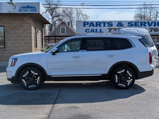 Used 2025 Kia Telluride S FWD image 7