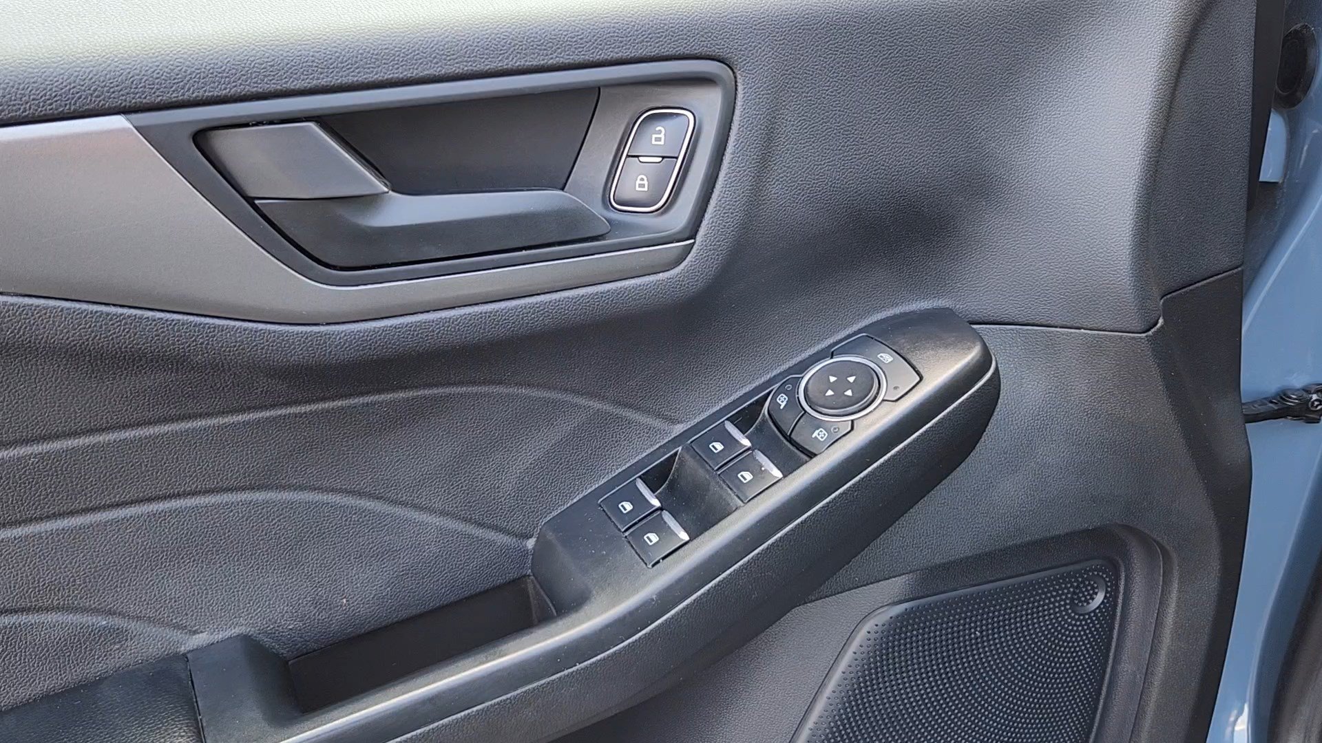 Certified 2025 Ford Escape Active AWD/4WD image 8