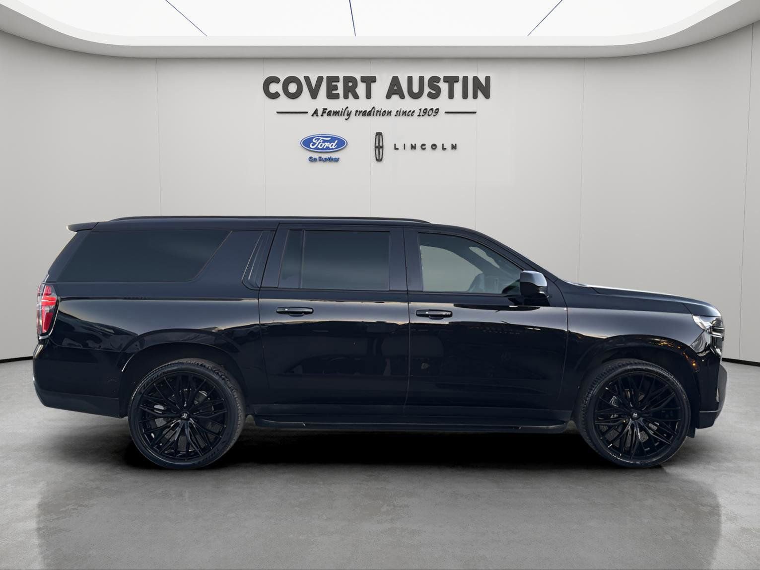 Used 2021 Chevrolet Suburban LT w/ Rear Media and Nav Package image 6