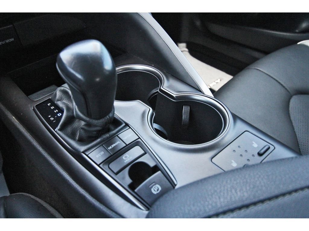 Used 2021 Toyota Camry XSE FWD image 29