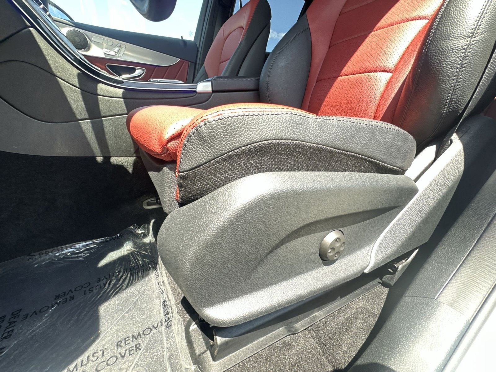 Used 2022 Mercedes-Benz GLC 300 4MATIC image 22