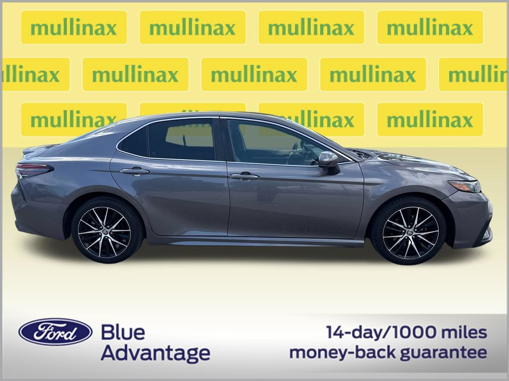 Used 2021 Toyota Camry SE FWD image 2