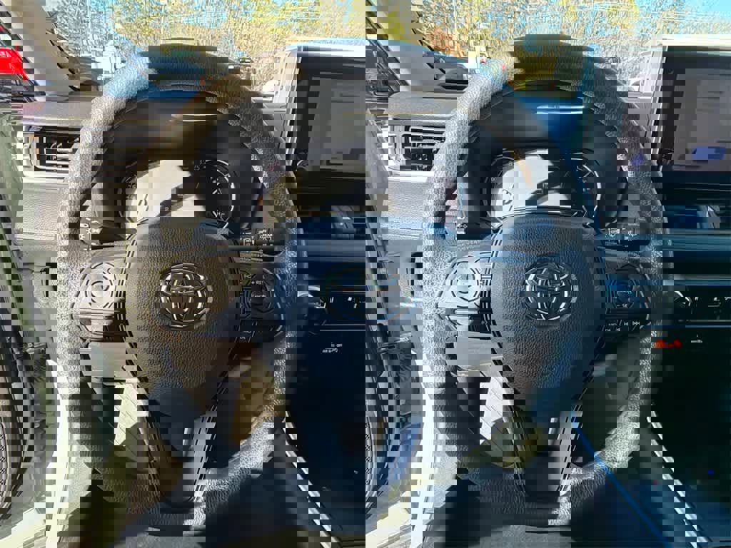 Used 2023 Toyota RAV4 XLE image 22