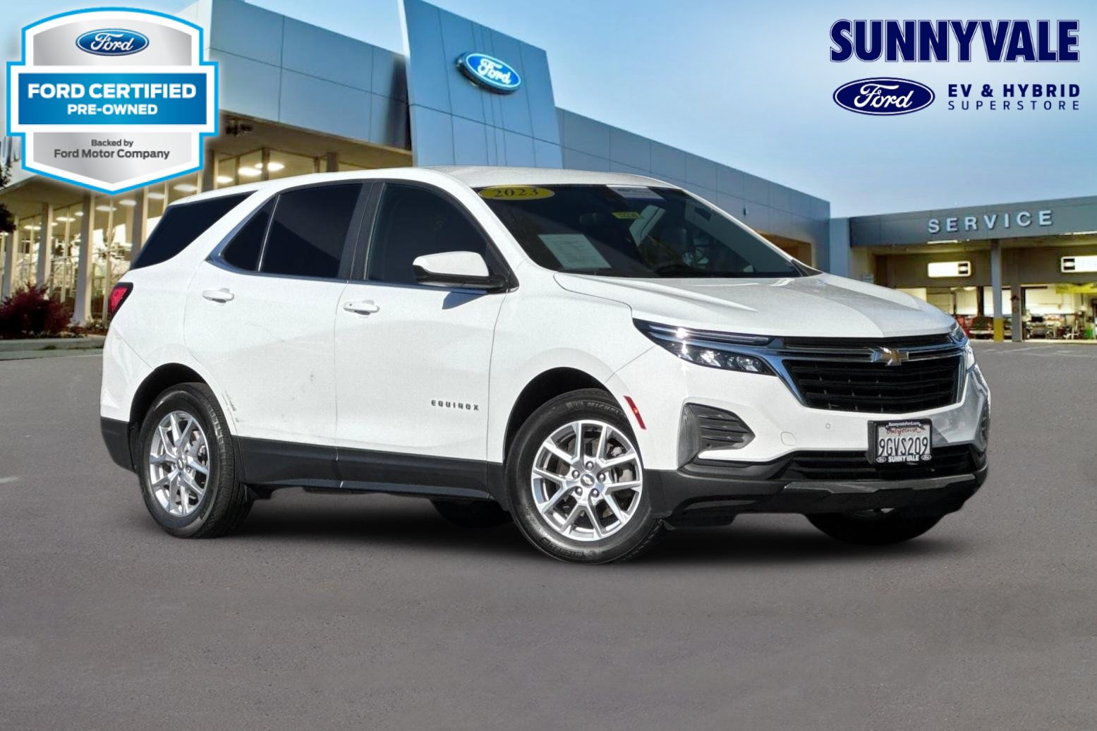 Used 2023 Chevrolet Equinox LT FWD image 1