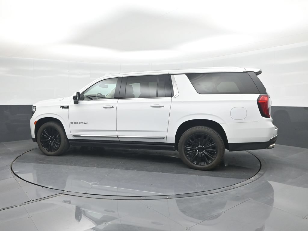 Used 2022 GMC Yukon XL Denali AWD/4WD image 26