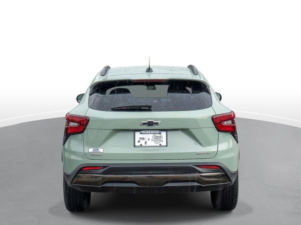 Used 2024 Chevrolet Trax ACTIV w/ Sunroof Package image 4