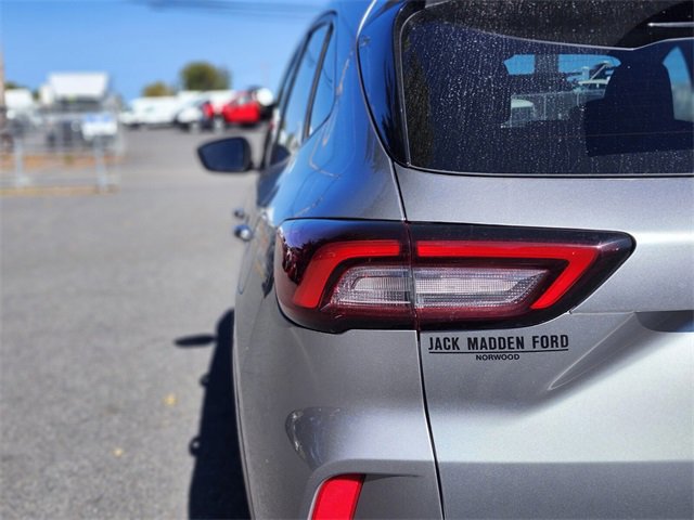 Certified 2024 Ford Escape ST-Line w/ Tech Pack #1 image 9