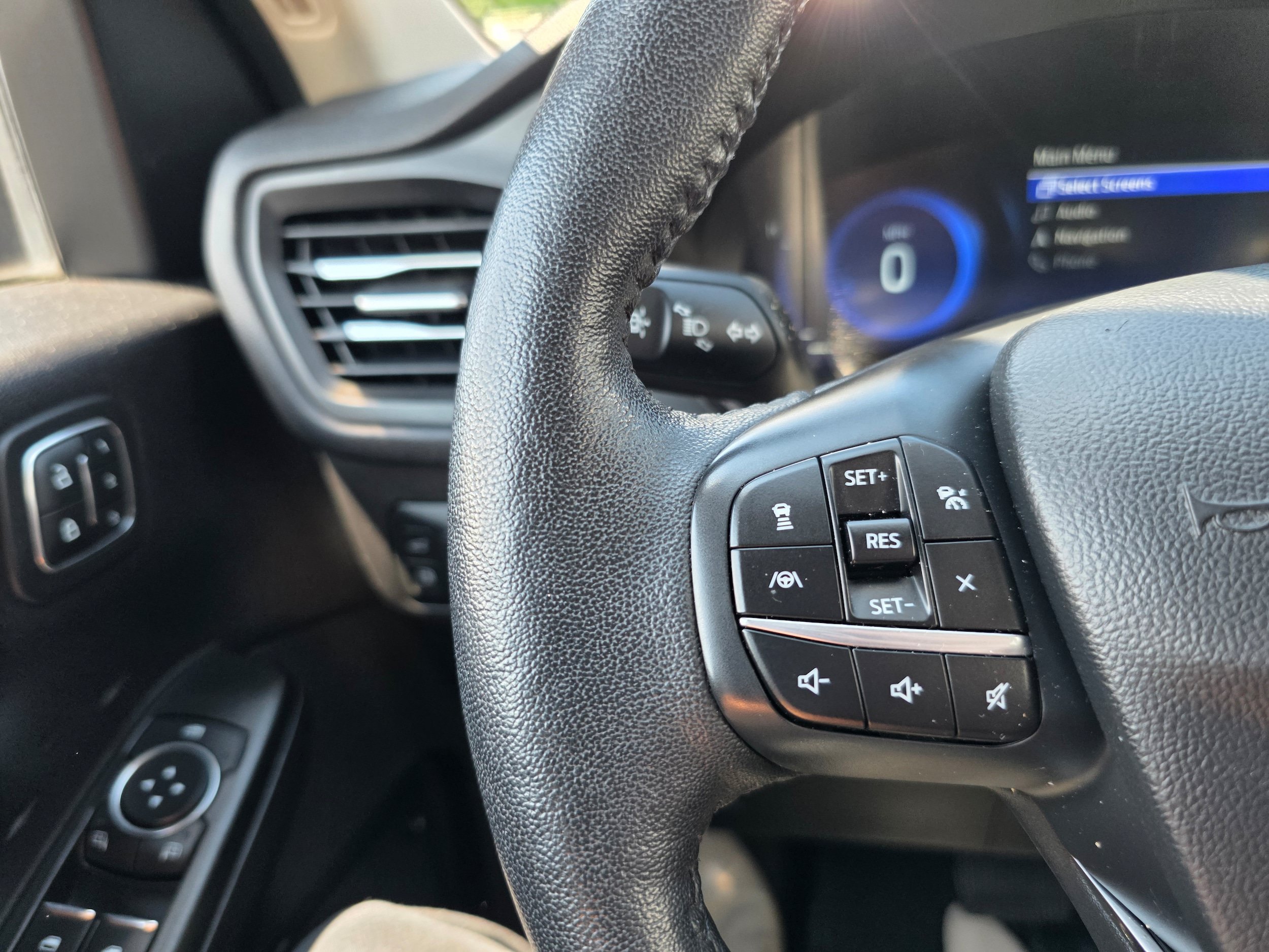Certified 2020 Ford Escape Titanium FWD image 15