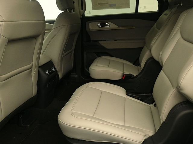 Certified 2025 Ford Explorer Active w/ Active Comfort Package AWD/4WD image 10