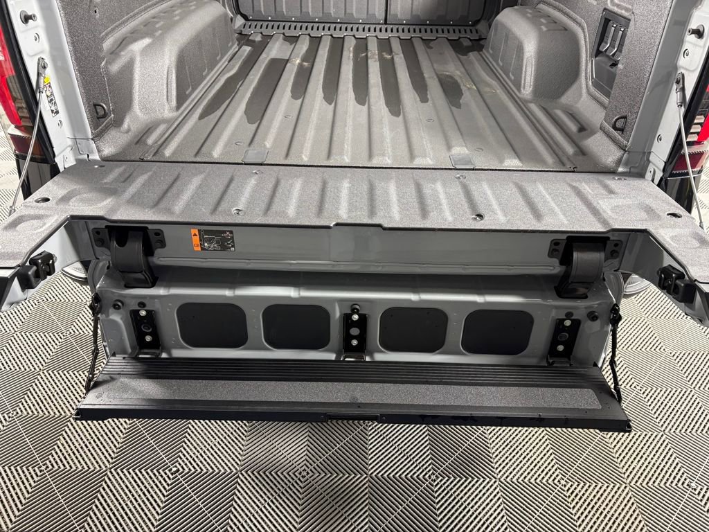 Used 2025 Chevrolet Silverado EV RST image 33