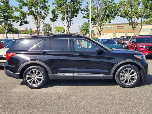 Certified 2022 Ford Explorer XLT w/ Equipment Group 202A RWD image 6