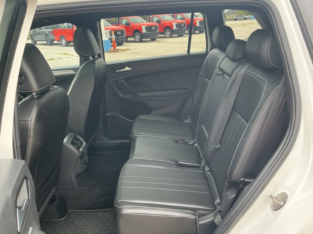 Used 2022 Volkswagen Tiguan SE R-Line AWD/4WD image 18
