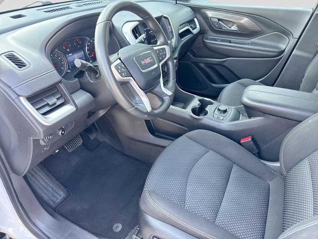 Used 2023 GMC Terrain SLE w/ Driver Convenience Package FWD image 2