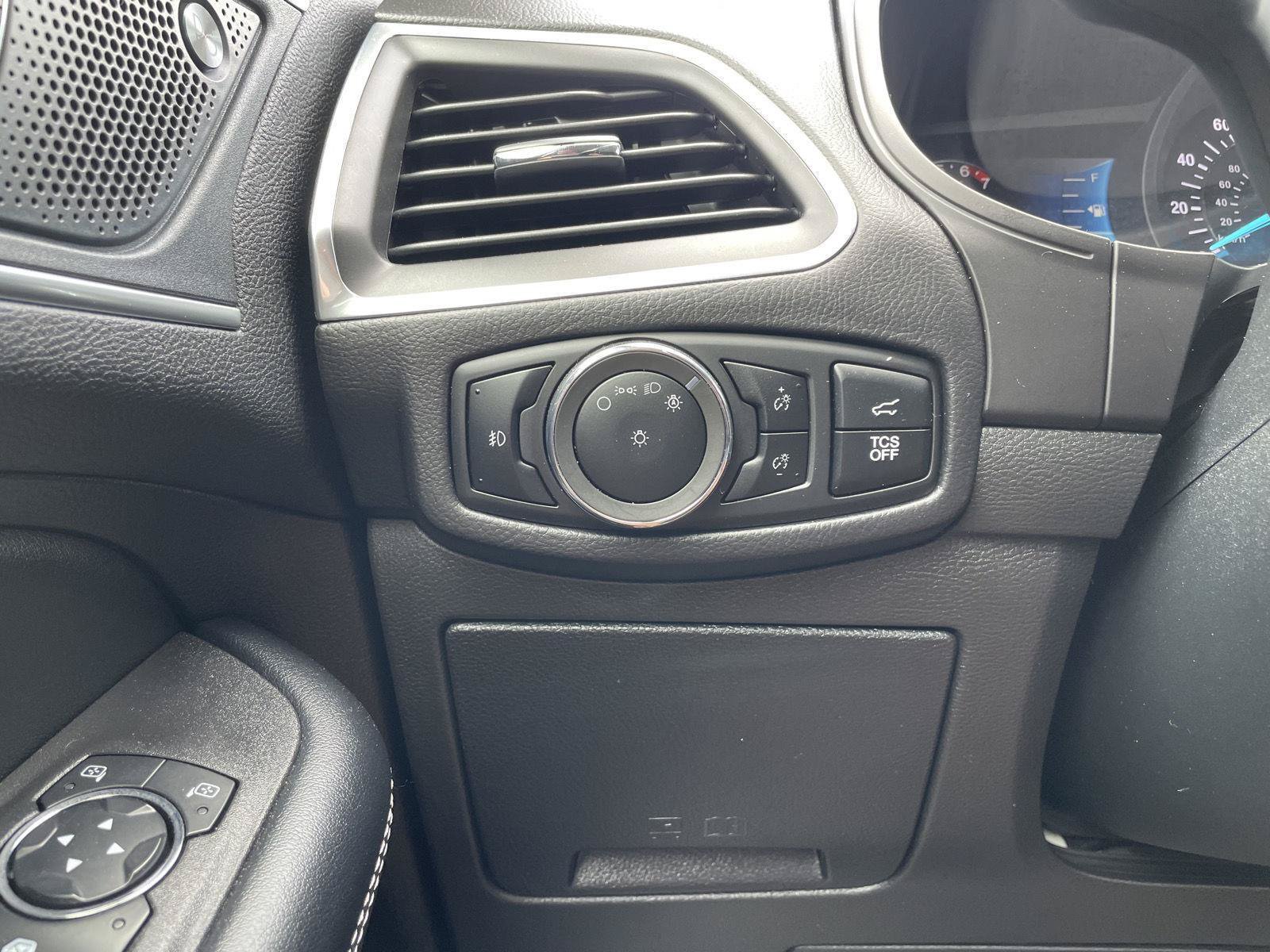 Certified 2024 Ford Edge Titanium AWD/4WD image 16