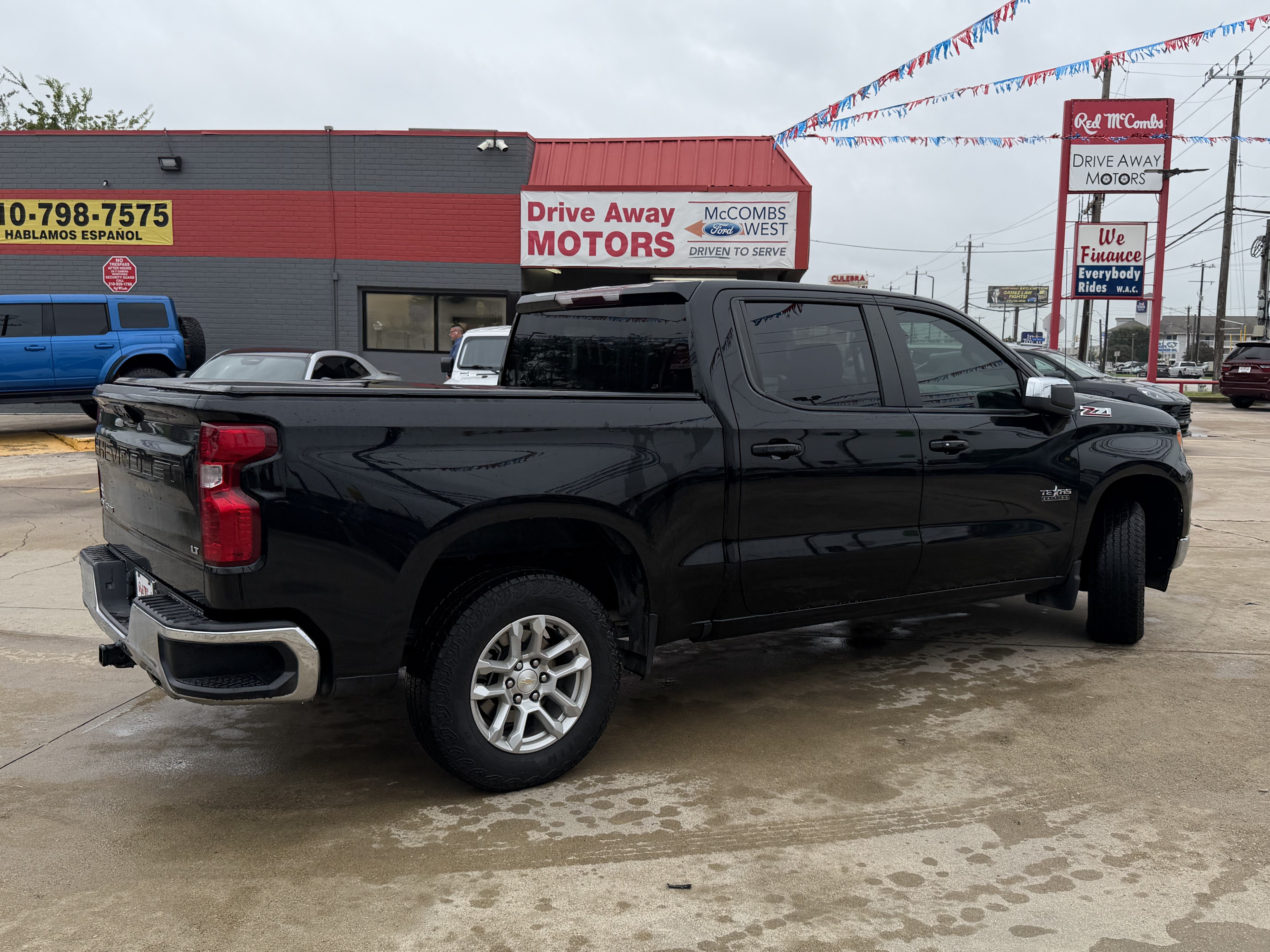 Used 2024 Chevrolet Silverado 1500 LT w/ Z71 Off-Road Package AWD/4WD image 7