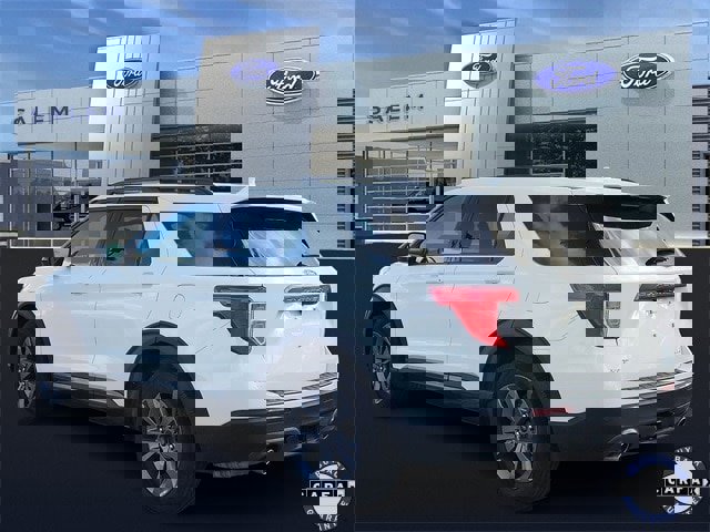 Certified 2023 Ford Explorer XLT w/ Equipment Group 202A image 4