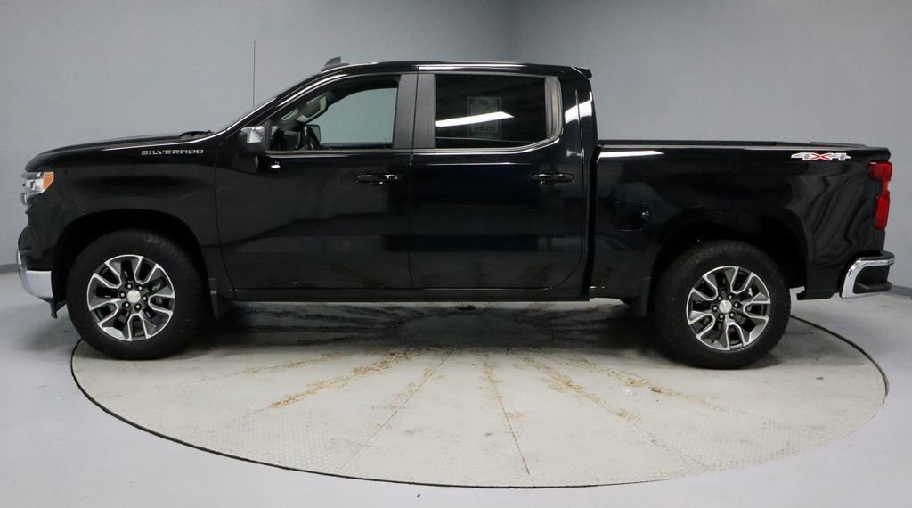 Used 2023 Chevrolet Silverado 1500 LT AWD/4WD image 8