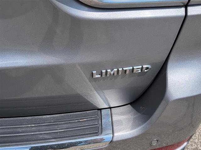 Used 2019 Jeep Grand Cherokee Limited AWD/4WD image 9