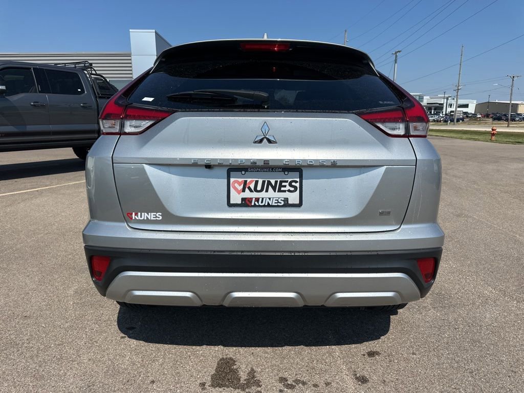 Used 2024 Mitsubishi Eclipse Cross SE image 10