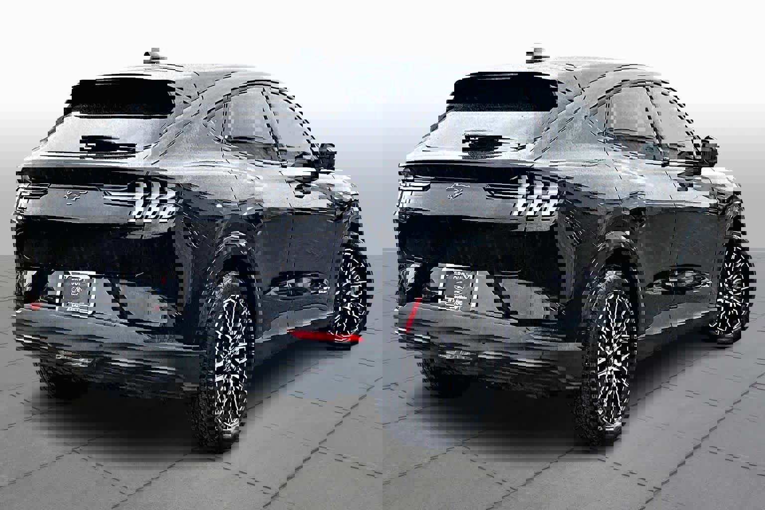 Certified 2025 Ford Mustang Mach-E Premium image 3