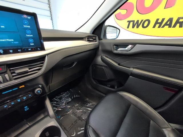 Certified 2023 Ford Escape Platinum AWD/4WD image 25