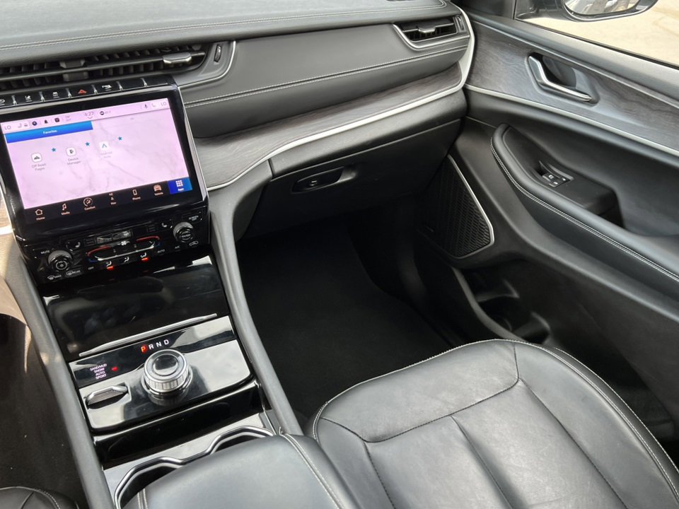 Used 2022 Jeep Grand Cherokee L Limited image 37