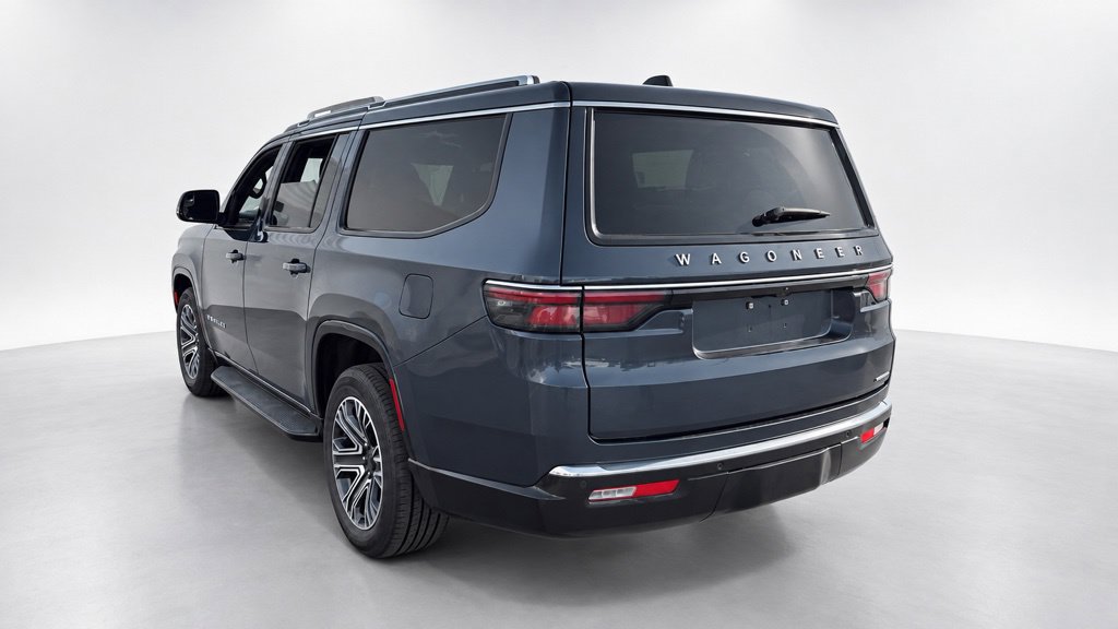 Used 2024 Jeep Wagoneer L Series II w/ Flexible Seating Group AWD/4WD image 7
