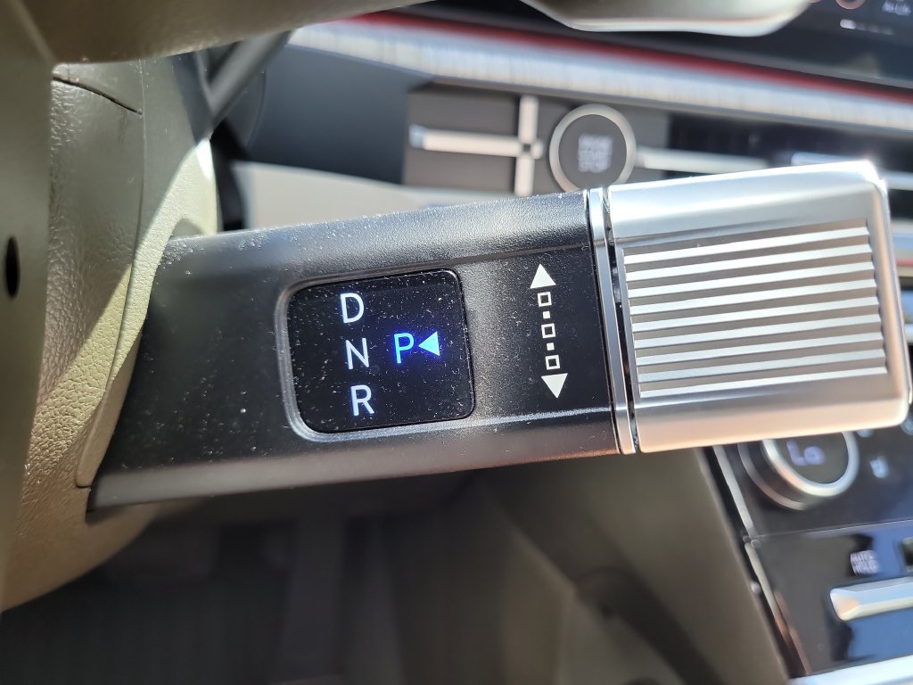 Used 2025 Hyundai Santa Fe Calligraphy FWD image 27