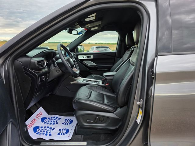 Certified 2023 Ford Explorer Platinum w/ Technology Package AWD/4WD image 4