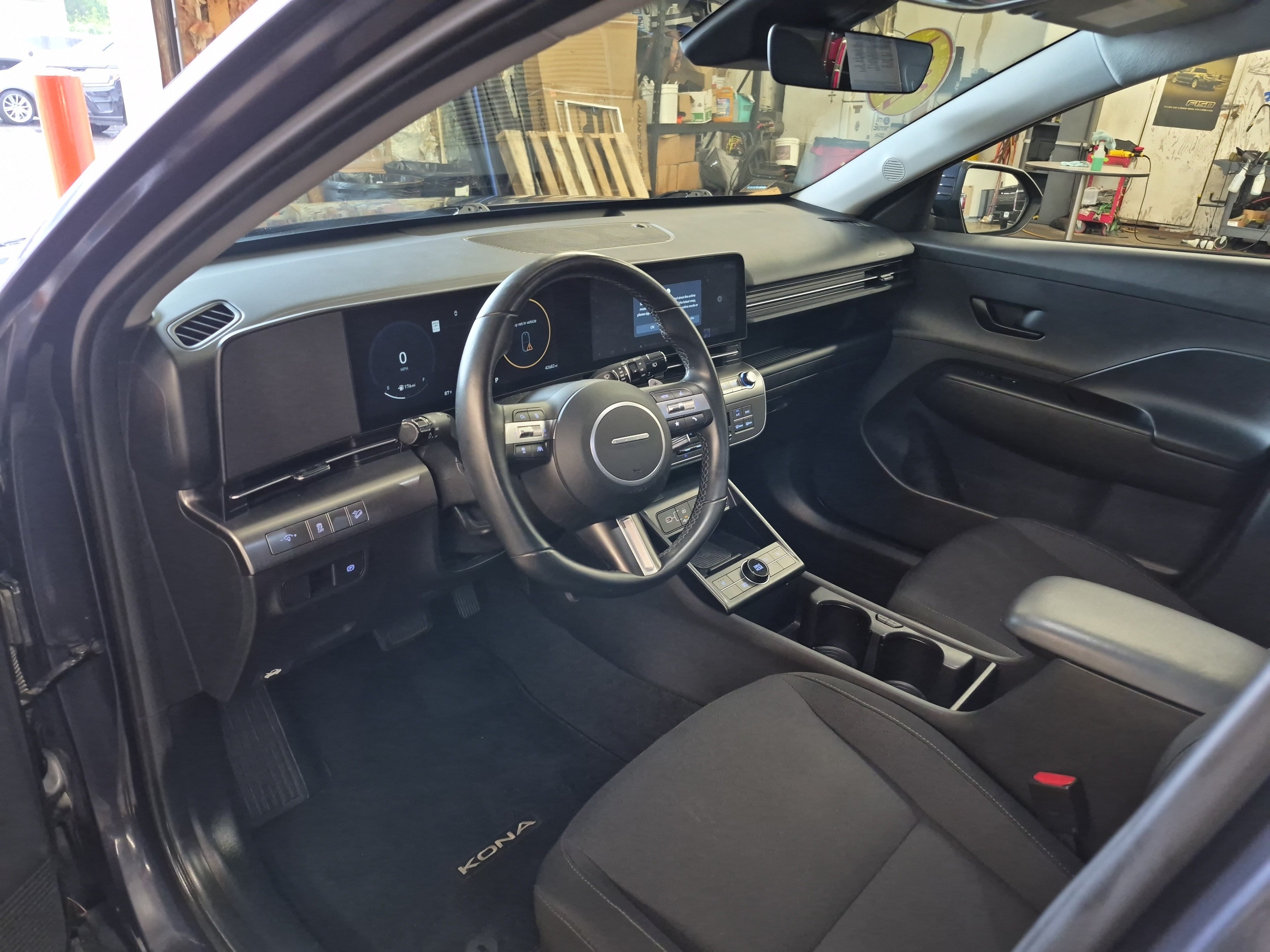 Used 2024 Hyundai Kona SEL w/ Convenience Package FWD image 12